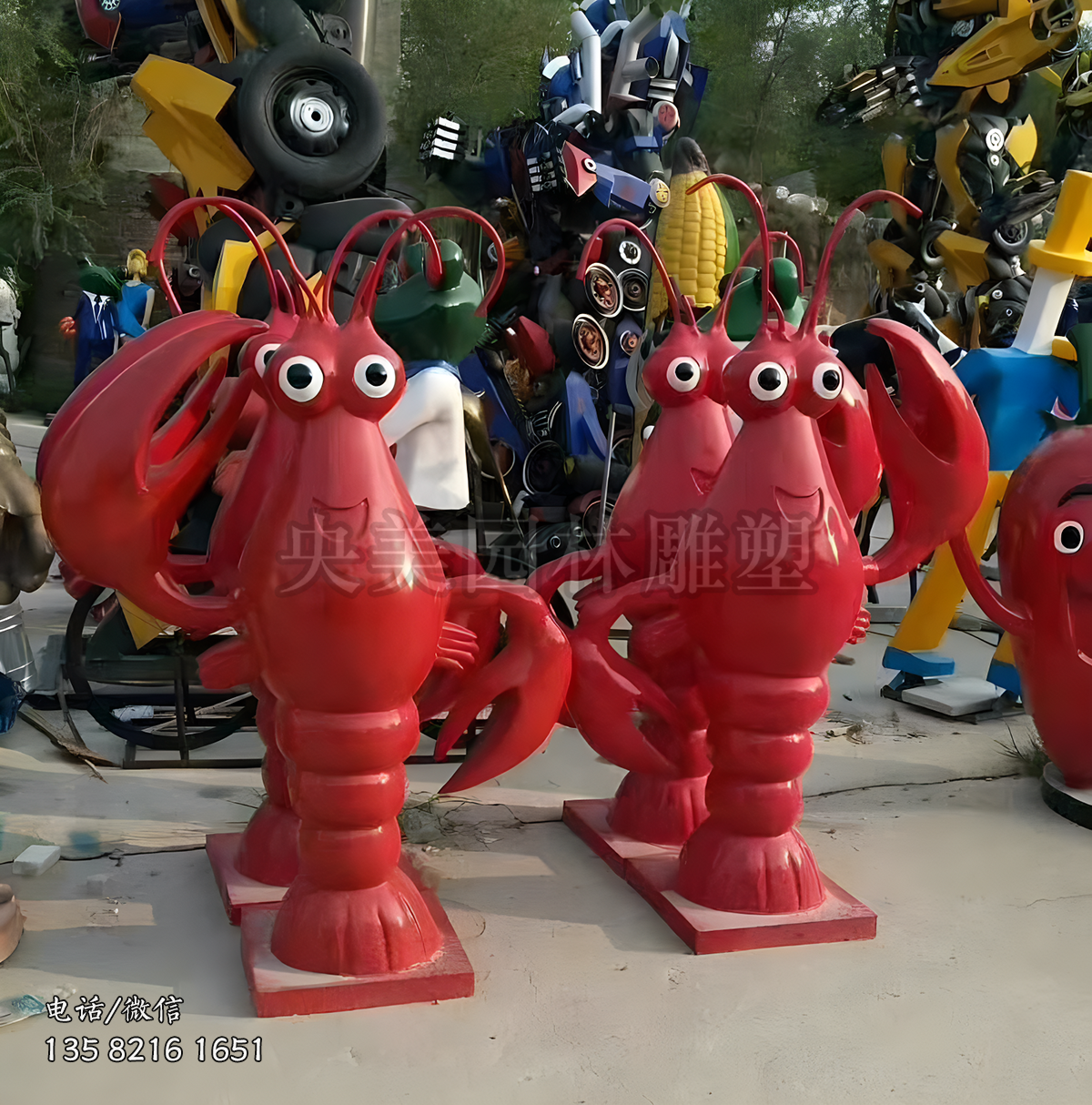 玻璃鋼敬禮的龍蝦雕塑