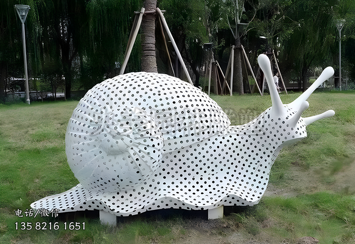 不銹鋼鏤空透光蝸牛雕塑擺件