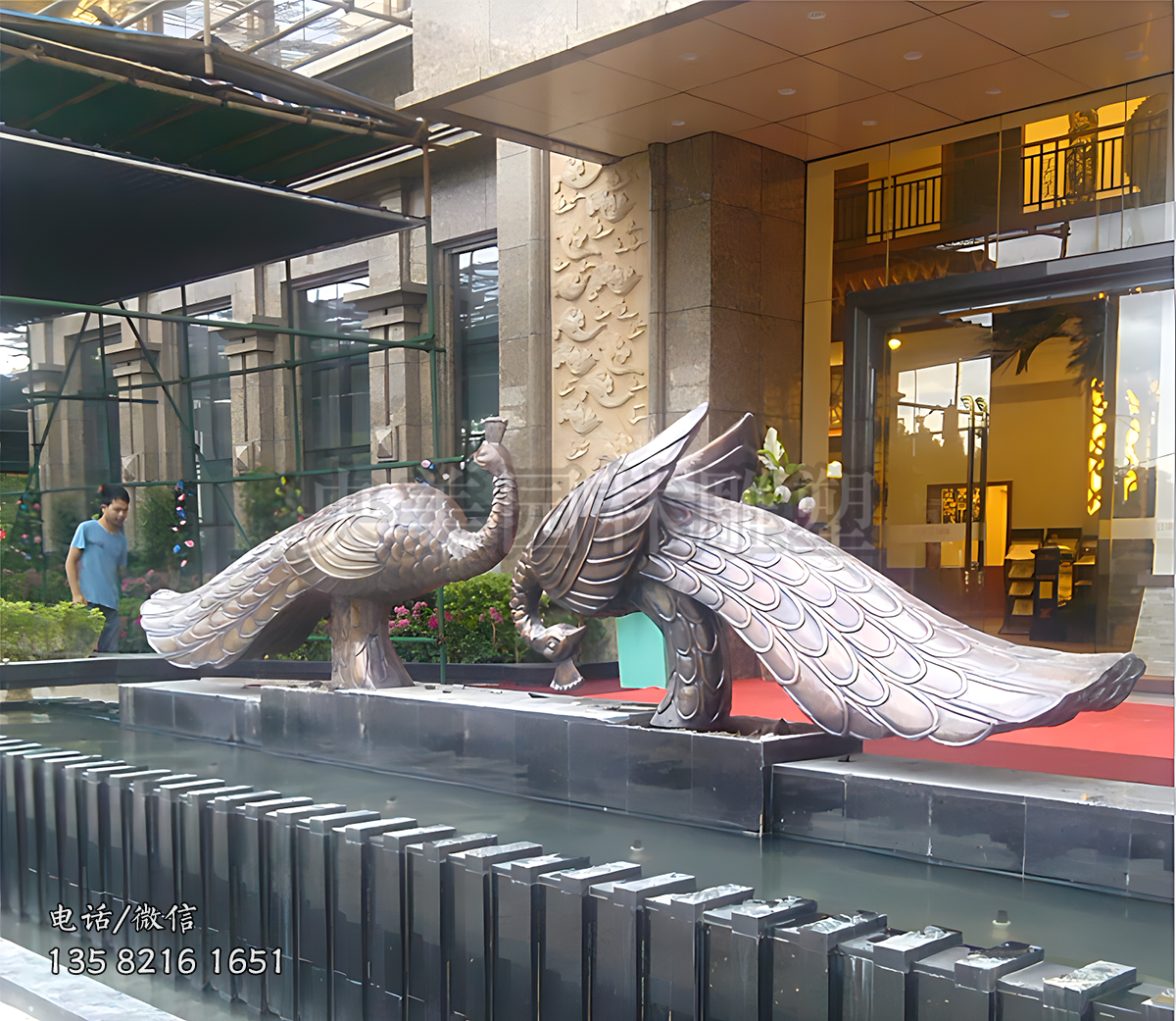 不銹鋼古銅色孔雀雕塑