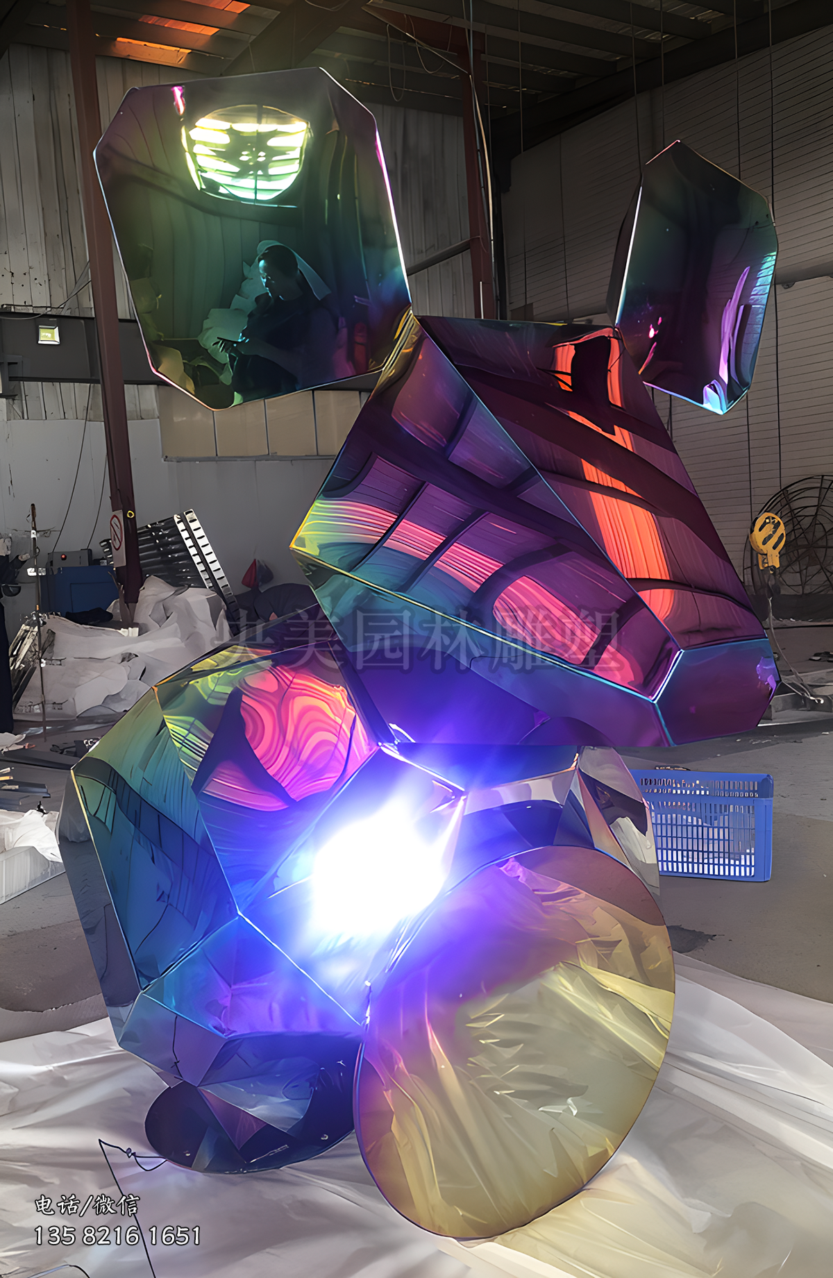 不銹鋼噴鍍大塊面抽象米老鼠雕塑