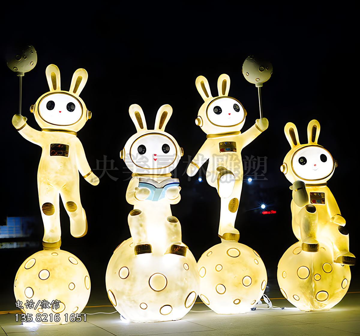 玻璃鋼發(fā)光太空兔子（宇航員造型）雕塑