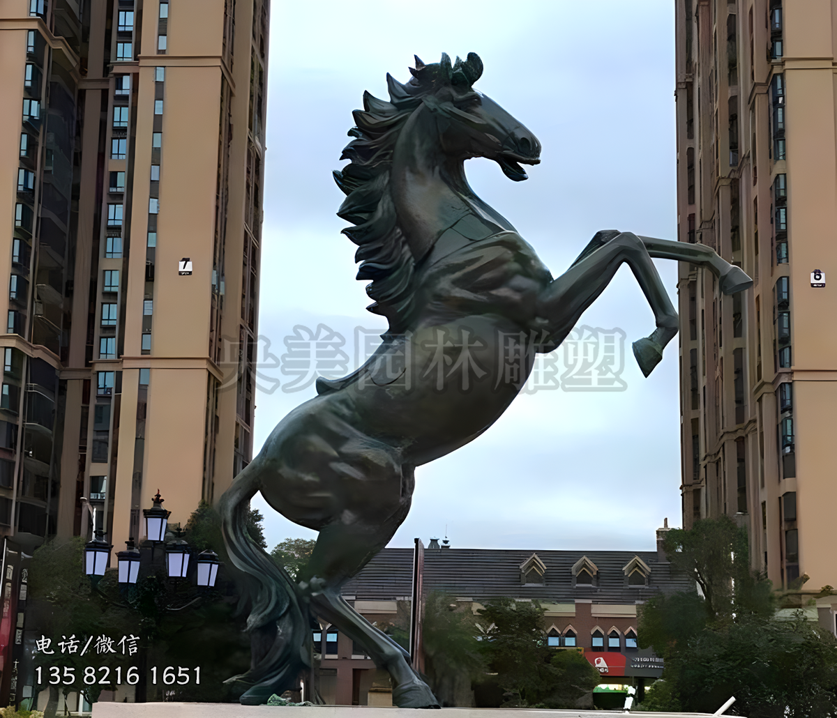 青銅鑄造馬兒景觀雕塑