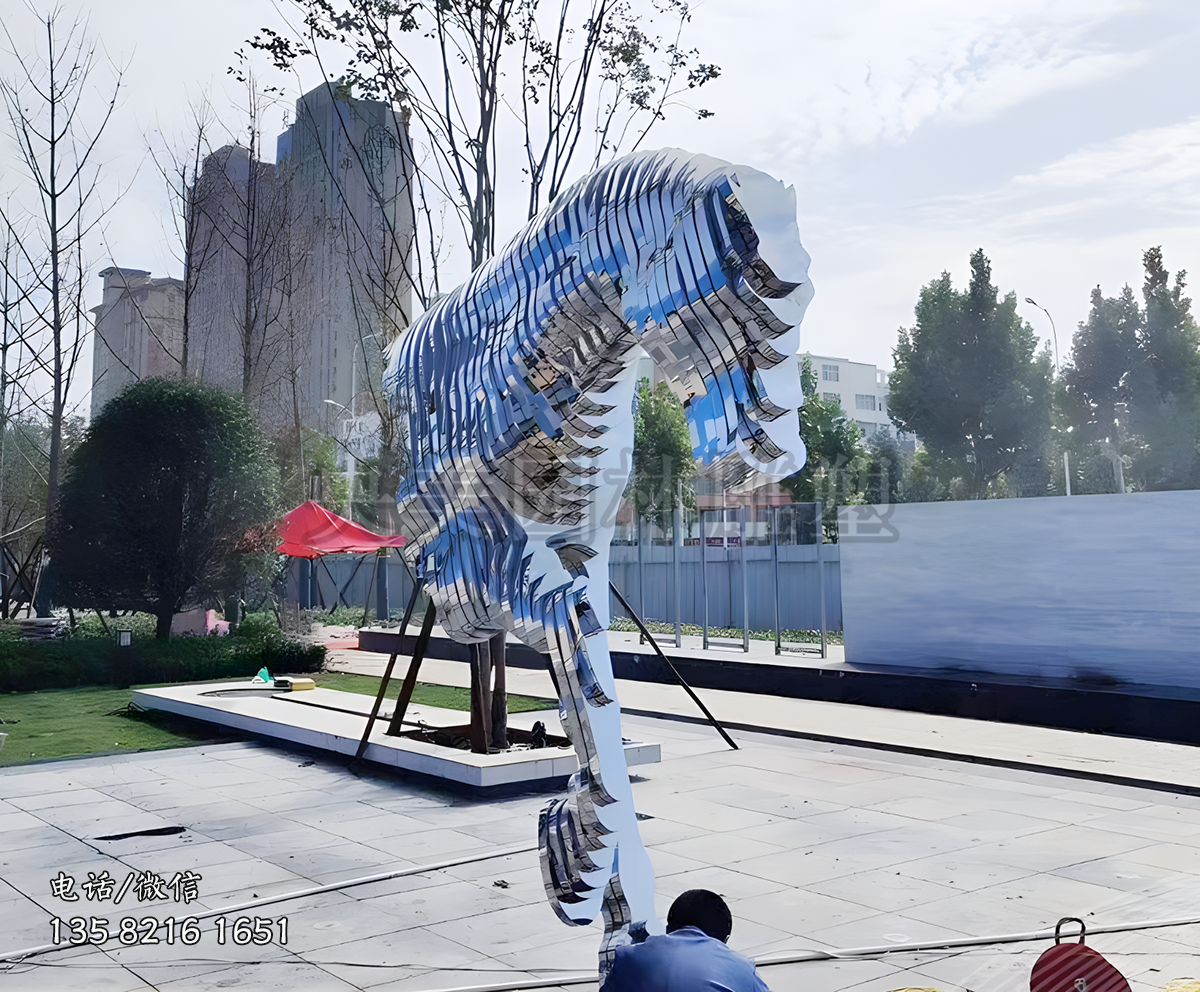創(chuàng)意不銹鋼幾何造型馬頭雕塑