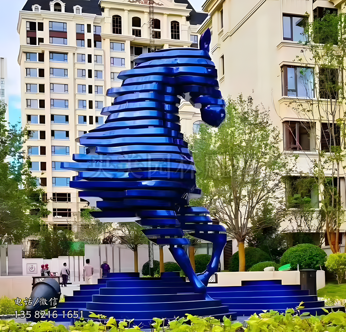 藍色不銹鋼創(chuàng)意馬首雕塑
