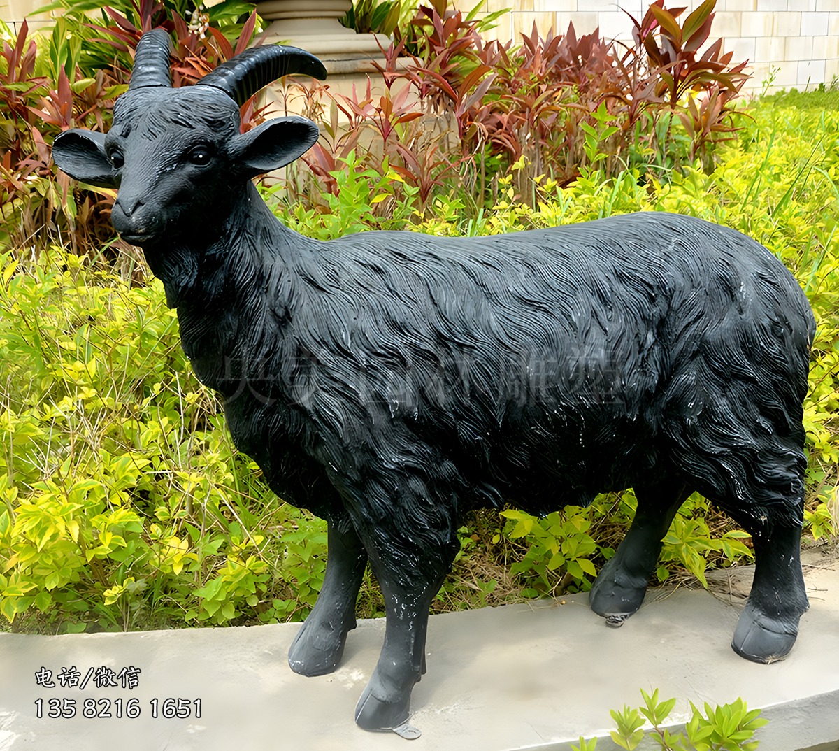 黑色玻璃鋼仿真山羊雕塑