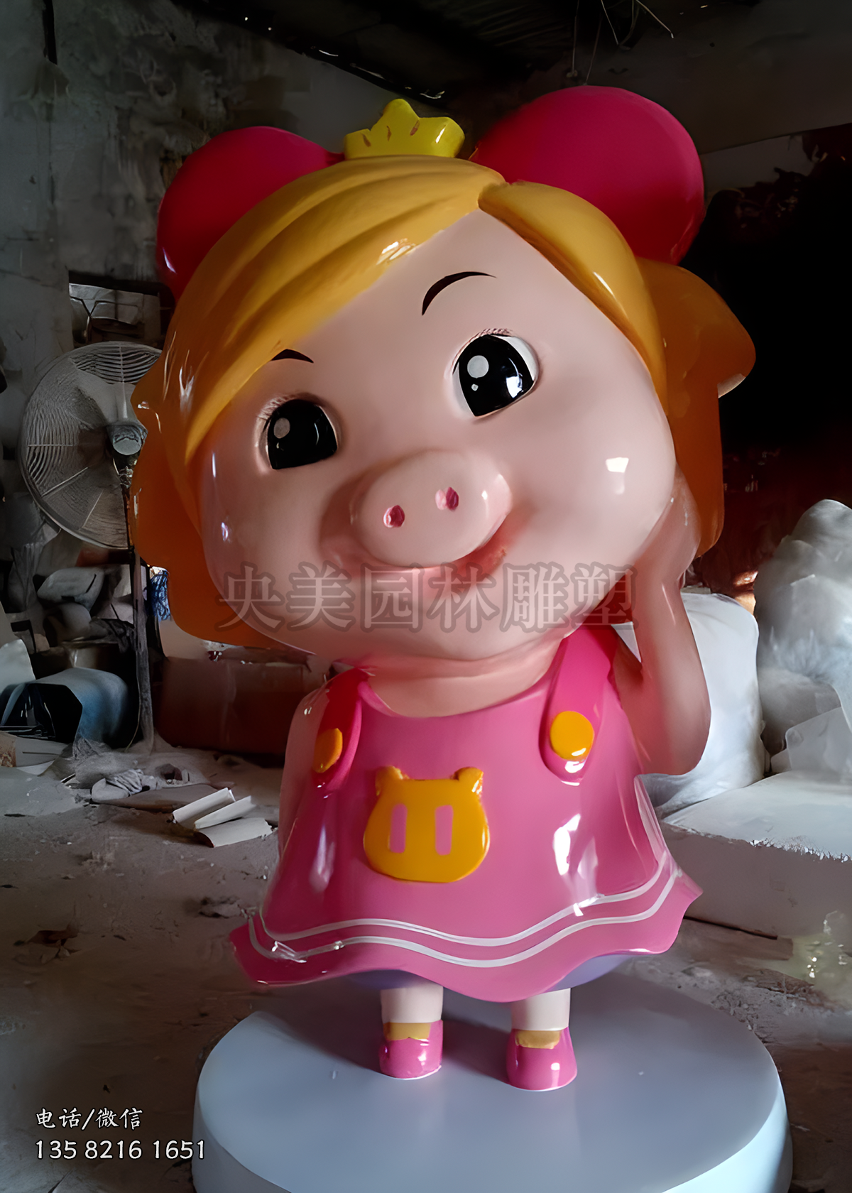 豬豬俠（女）玻璃鋼雕塑