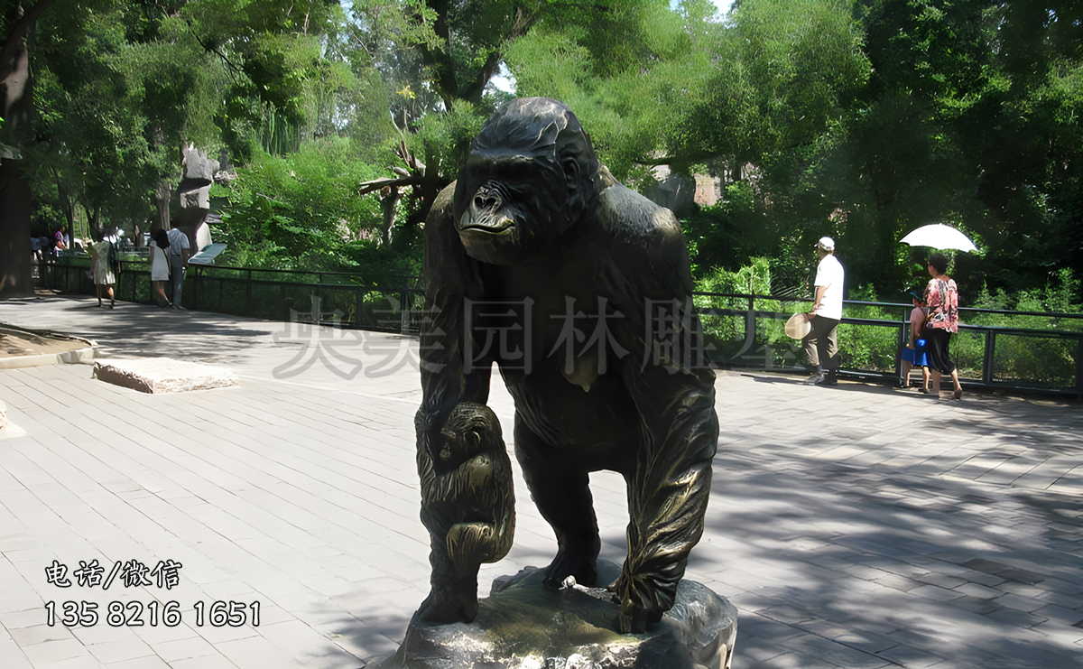 玻璃鋼大型仿真動物猩猩雕塑