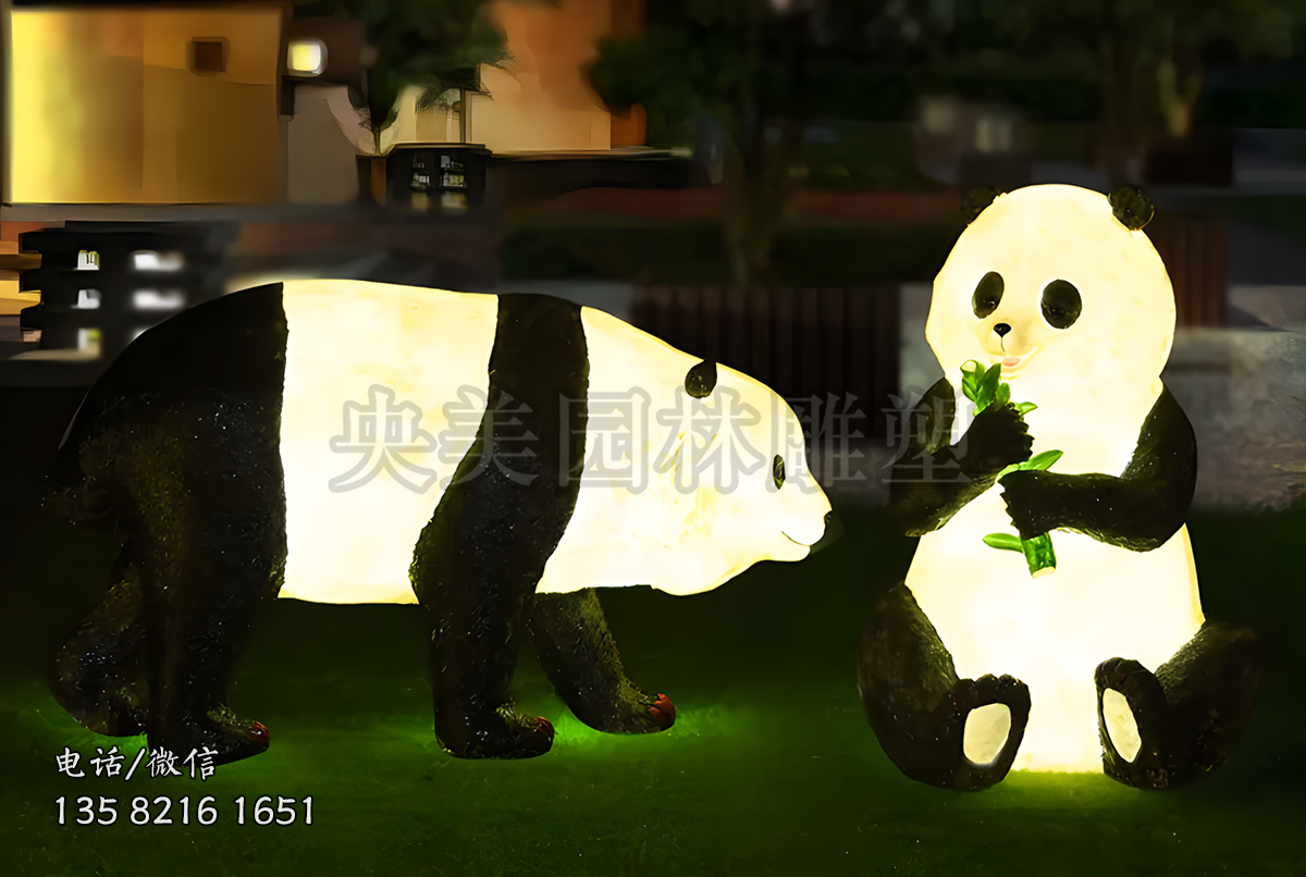 燈光玻璃鋼熊貓雕塑