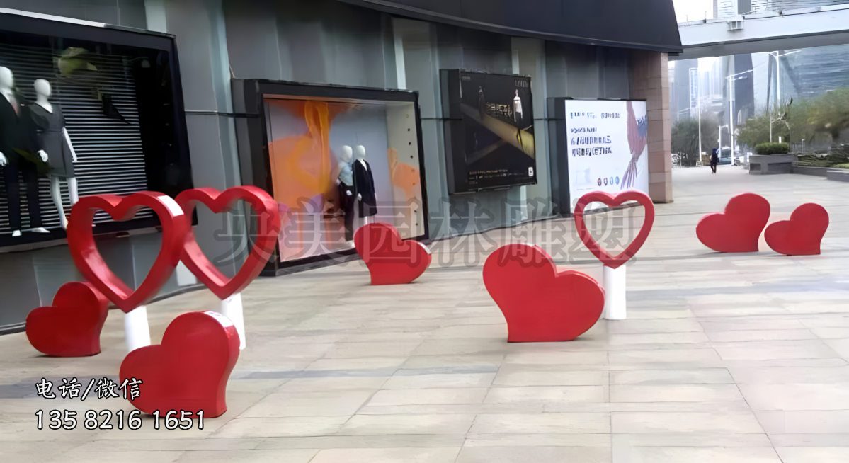 不銹鋼愛心造型地面裝飾擺件