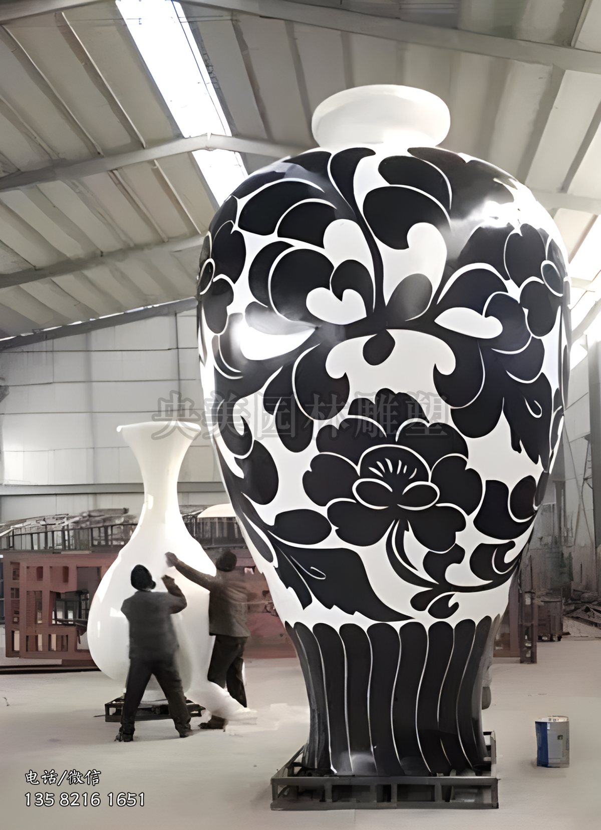 玻璃鋼彩繪花瓶雕塑