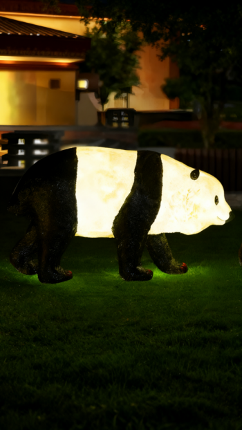 玻璃鋼發(fā)光熊貓雕塑 (6)