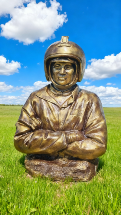 玻璃鋼飛行員雕塑 (1)