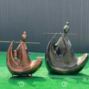 吹笛子的仿銅音樂人